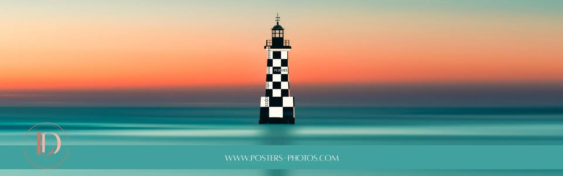 Foto von Finistère, der Leuchtturm Torrelle des Perdrix Sonnenaufgang | Deko Meer Bretagne Foto aus Finistère, der Leuchtturm Tourelle des Perdrix bei Sonnenaufgang mit Langzeitbelichtung, moderne maritime Dekoration.