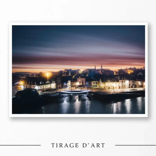 Tirage d'art du port Saint-Goustan à Auray au crépuscule, photographie pour décoration murale avec maisons à colombages
