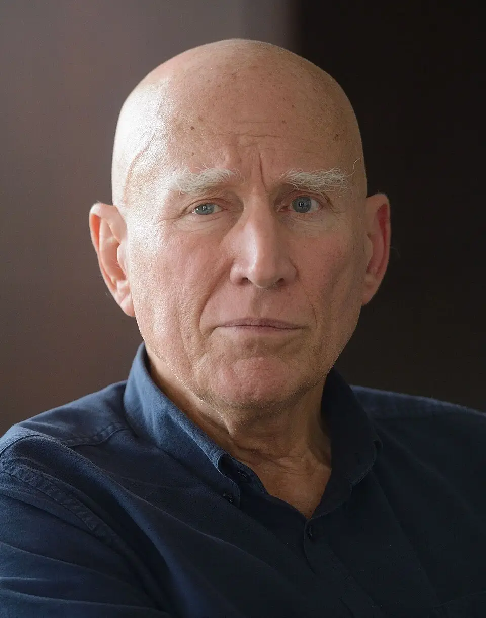 Portrait de Sebastião Salgado, grand photographe documentaire en noir et blanc